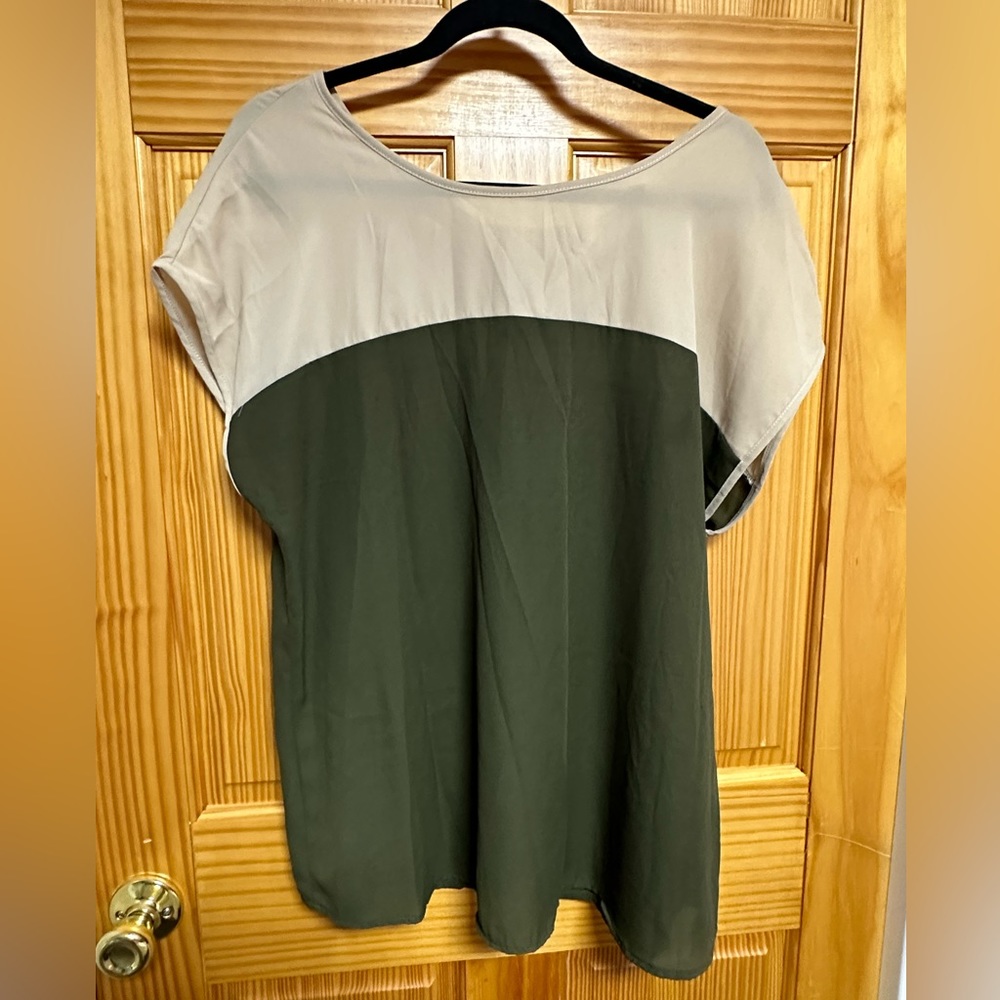 Faith & Joy two toned blouse. Size large.
